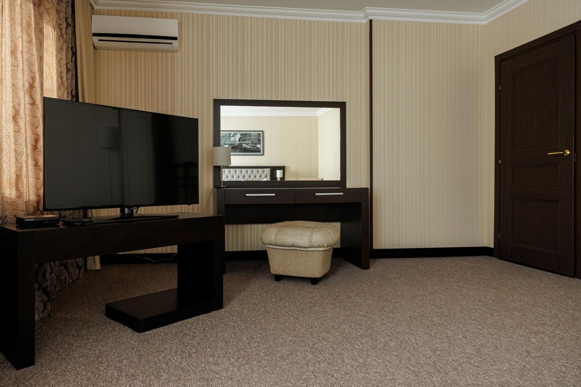 Hotel Home Parq Ekibasztuz Kültér fotó